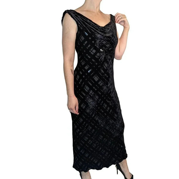 Valerie Stevens Black Velvet Beaded Lux Evening Gown - Picture 16 of 16